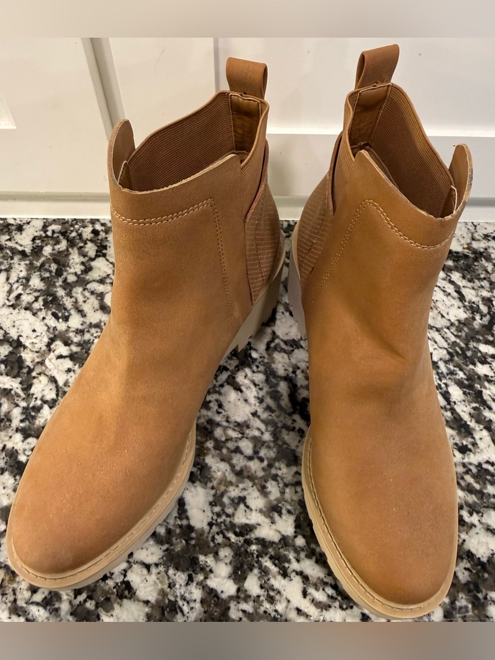 a.n.a Women’s Chelsea Ankle Boots in Tan